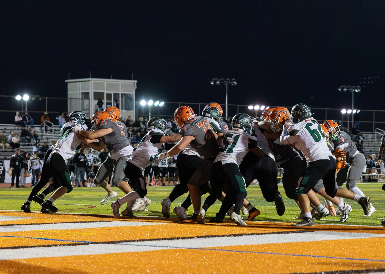 Perkiomen Valley Vikings Football RB getting the handoff